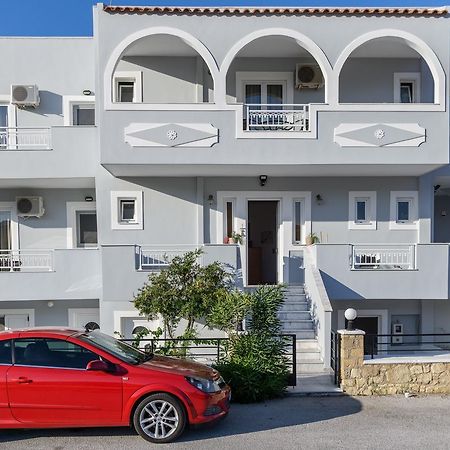 Sotirios Apartments Karpathos Town  Exterior photo